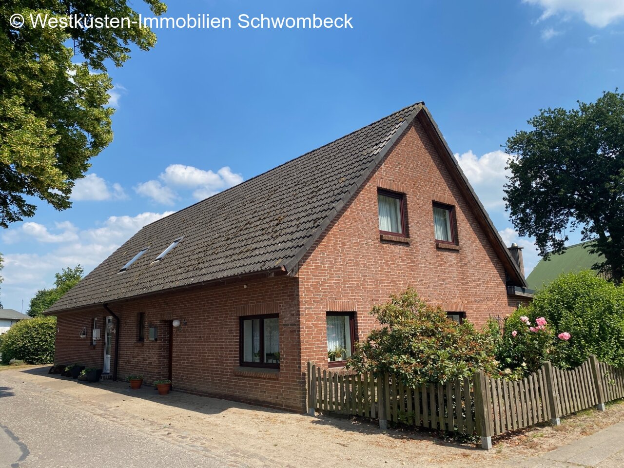 Dellstedt: Ideales Anlageobjekt! Renoviertes Doppelhaus in dörflicher Lage (nur 20 km bis Heide)! Dellstedt: Ideales Anlageobjekt! Renoviertes Doppelhaus in dörflicher Lage (nur 20 km bis Heide)!