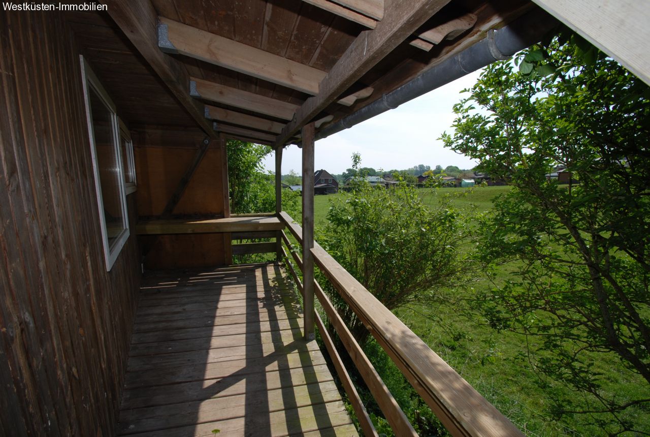 2. Terrasse hinter der Garage