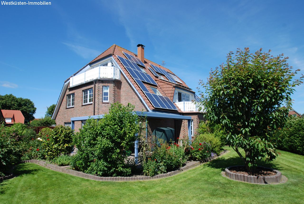 Garding: Das exclusive 3-Familien-Haus mit Photovoltaik nähe St.Peter-Ording! 