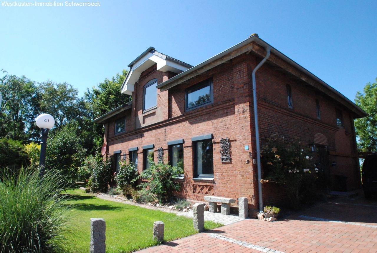 Neuenkirchen: Das große, sanierte 1-2 Familienhaus nähe Nordsee! 