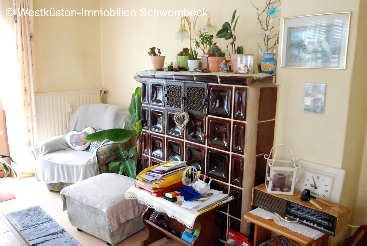 Wohnzimmer mit Kachelofen