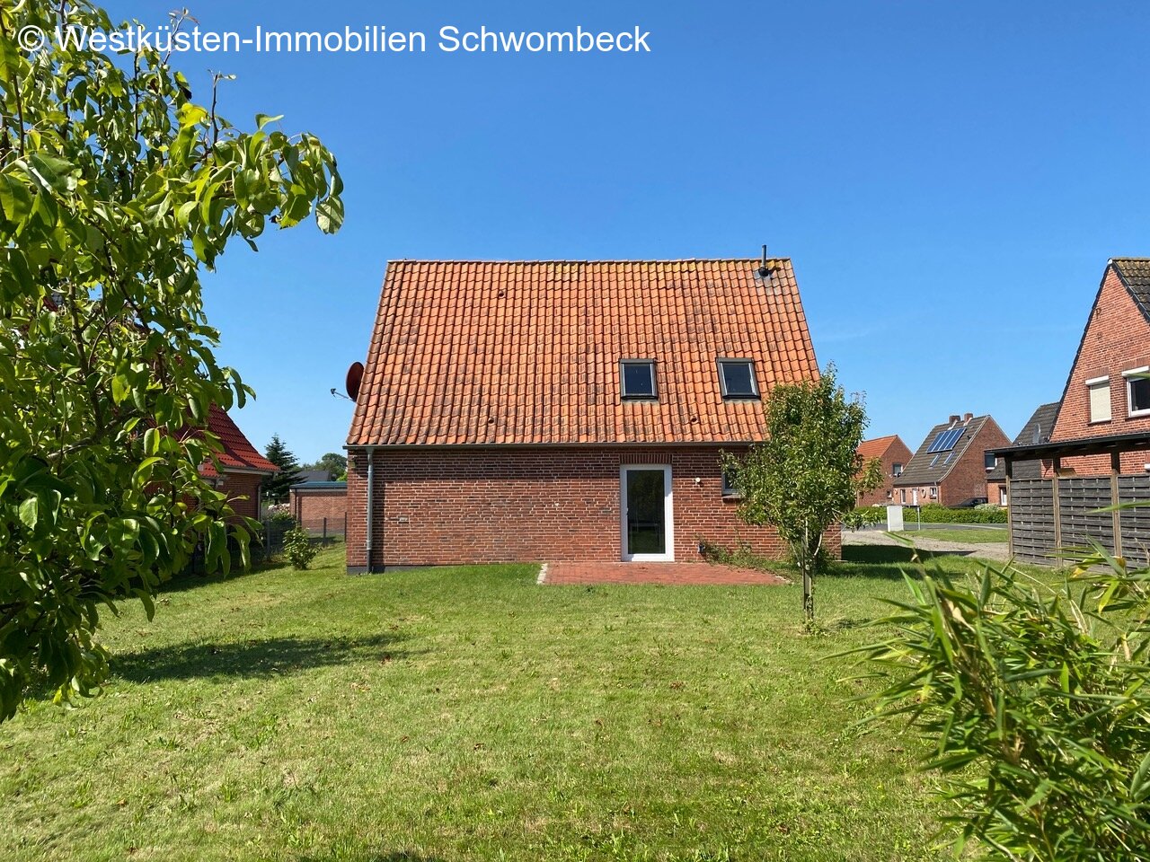 Garten und rückwärtige Ansicht