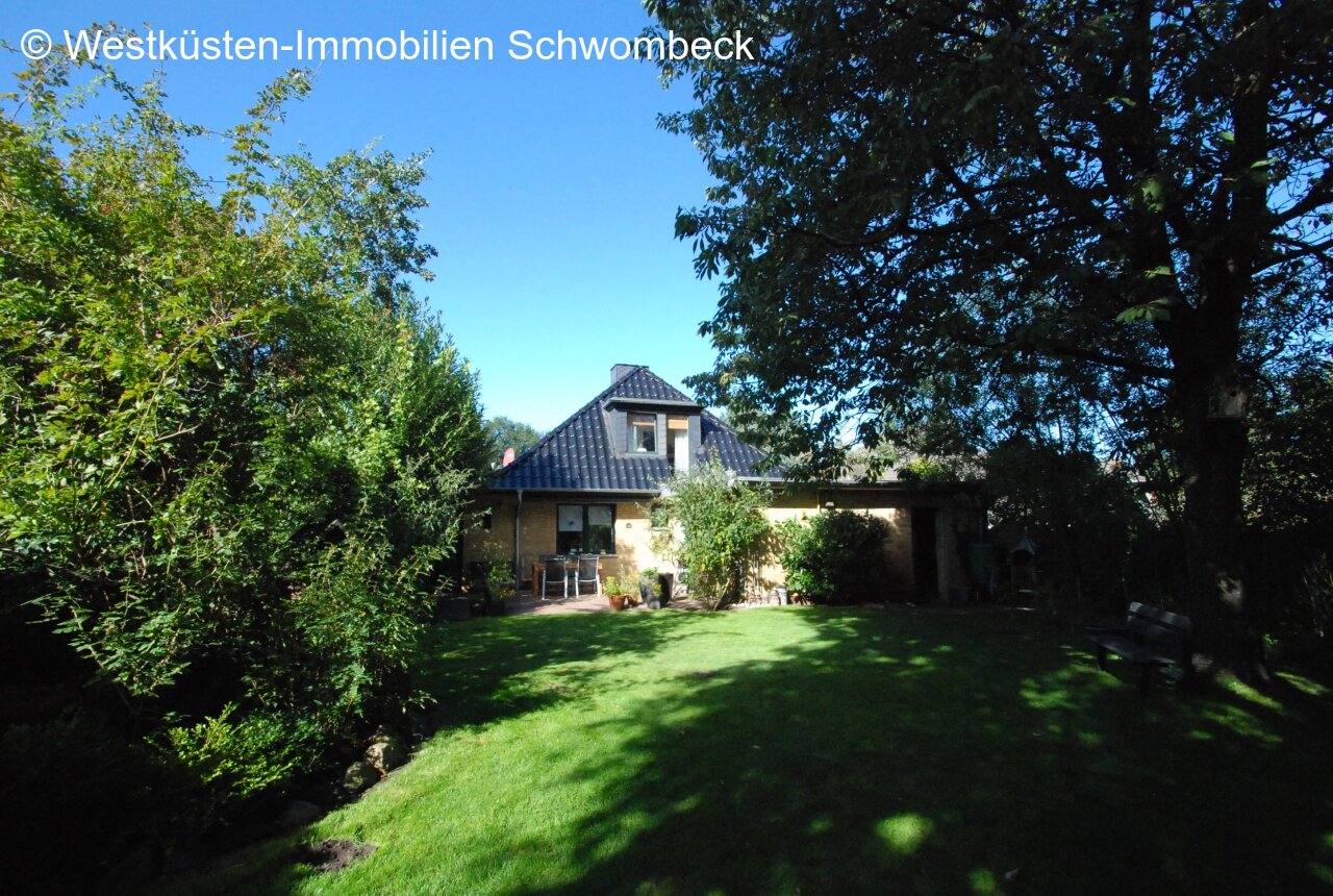 Garten und rückwärtige Ansicht