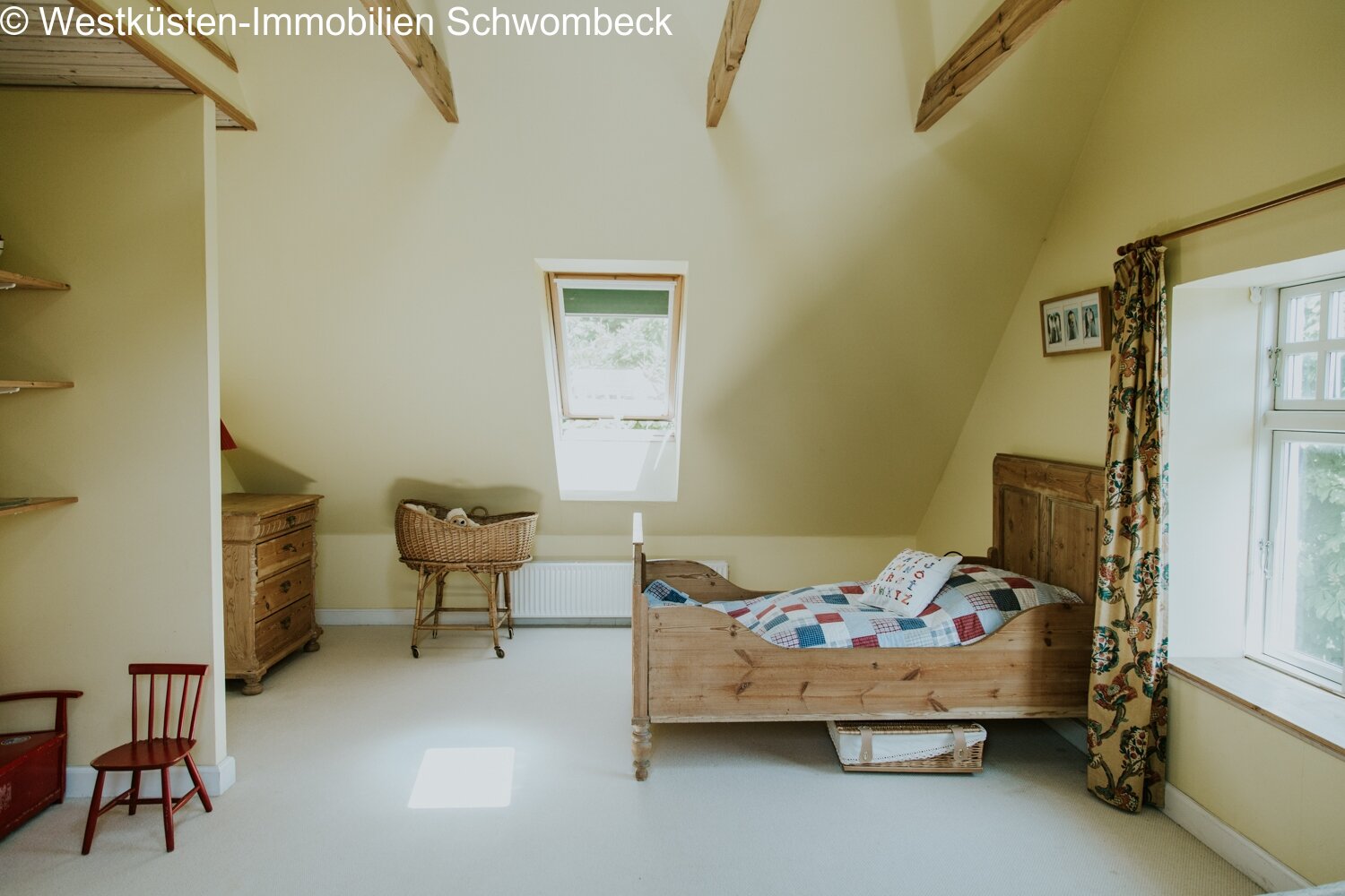 Schlafzimmer 1 DG