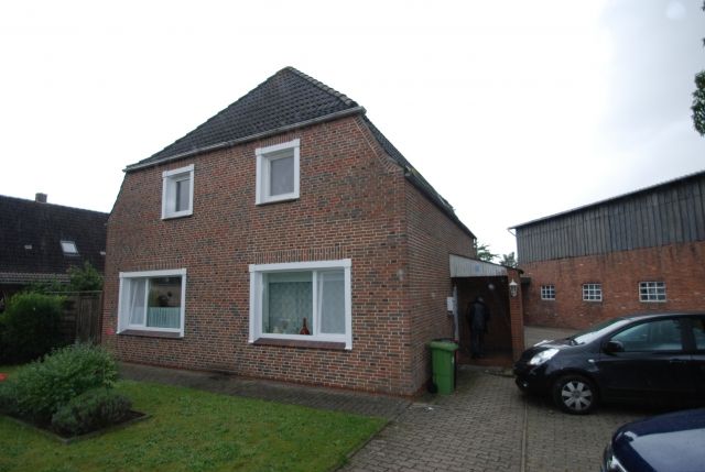 Hemmingstedt: Gepflegtes Mehrfamilienhaus mit 3 Wohneinheiten nähe Heide! 