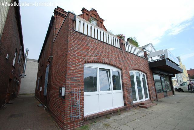 Heide: Hübsche, renovierte 2 Zimmer Erdgeschosswohnung in der City! 