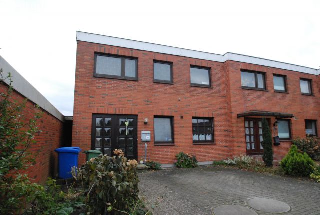 Heide: Idyllisches Reihenendhaus in ruhiger Sackgassenlage! 