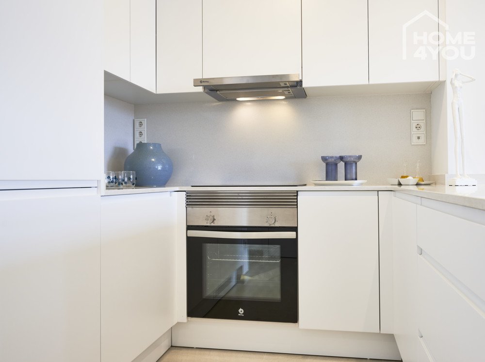 B6-Compass-Cala dOr-kitchen-Oct2022