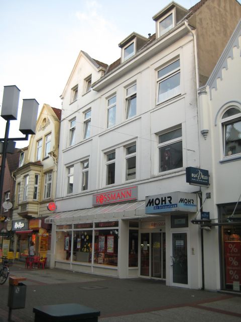 Heide: Die helle 4-Zimmer Altbauwohnung in der City! 