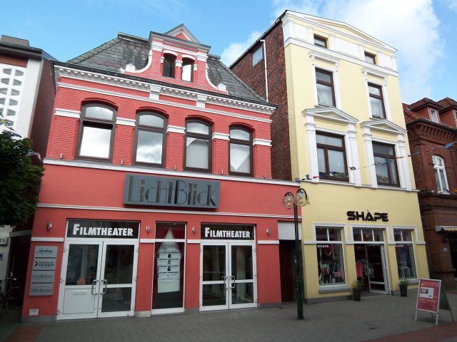 Heide: Hübsche 2-Zi.-Wohnung mit Dachterrasse in der Fußgängerzone! 