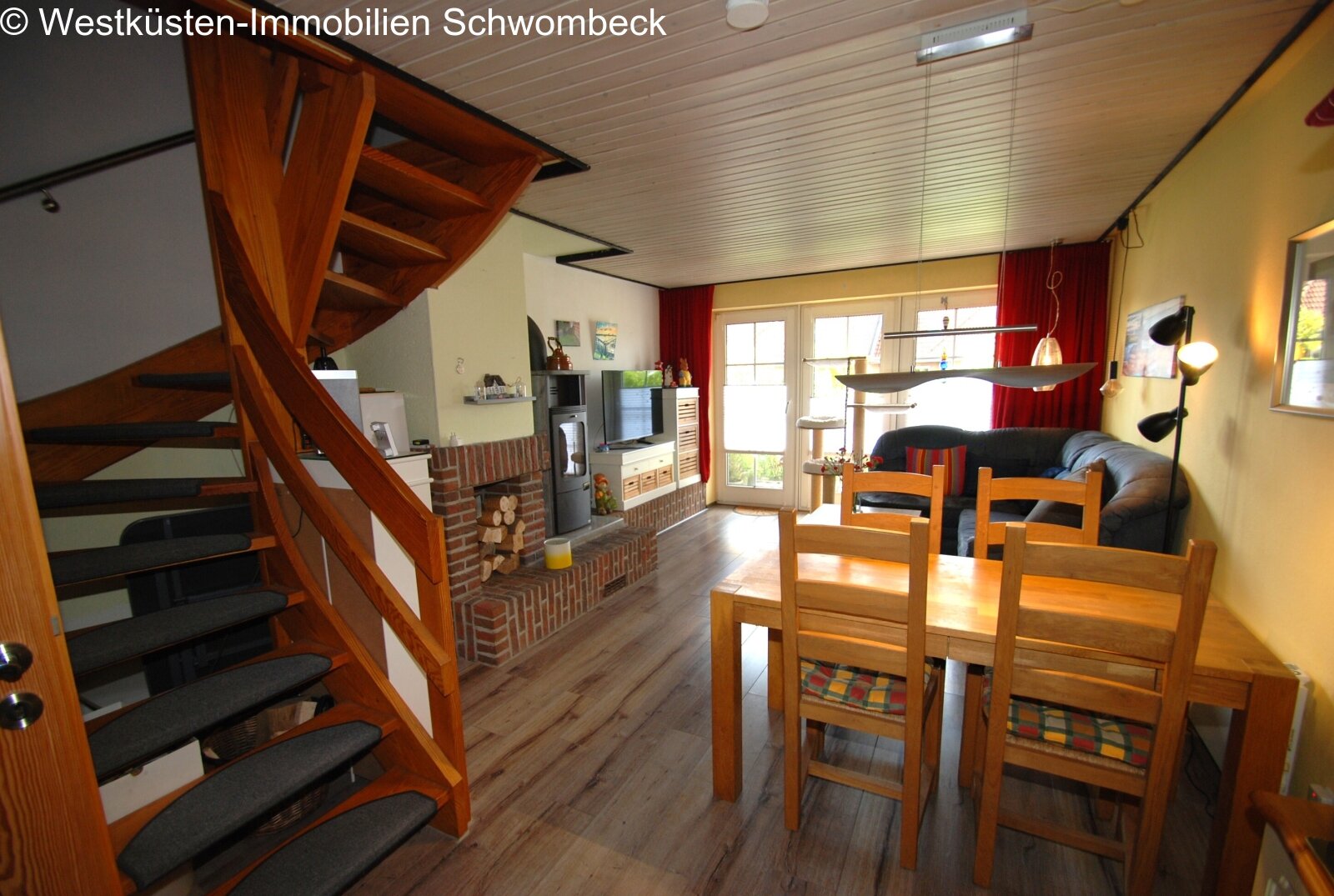 Wohnzimmer mit Essbereich