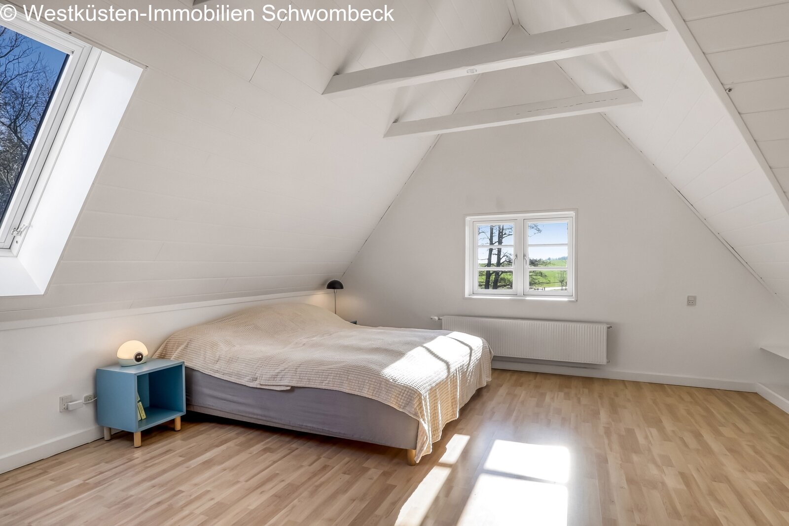 Schlafzimmer DG