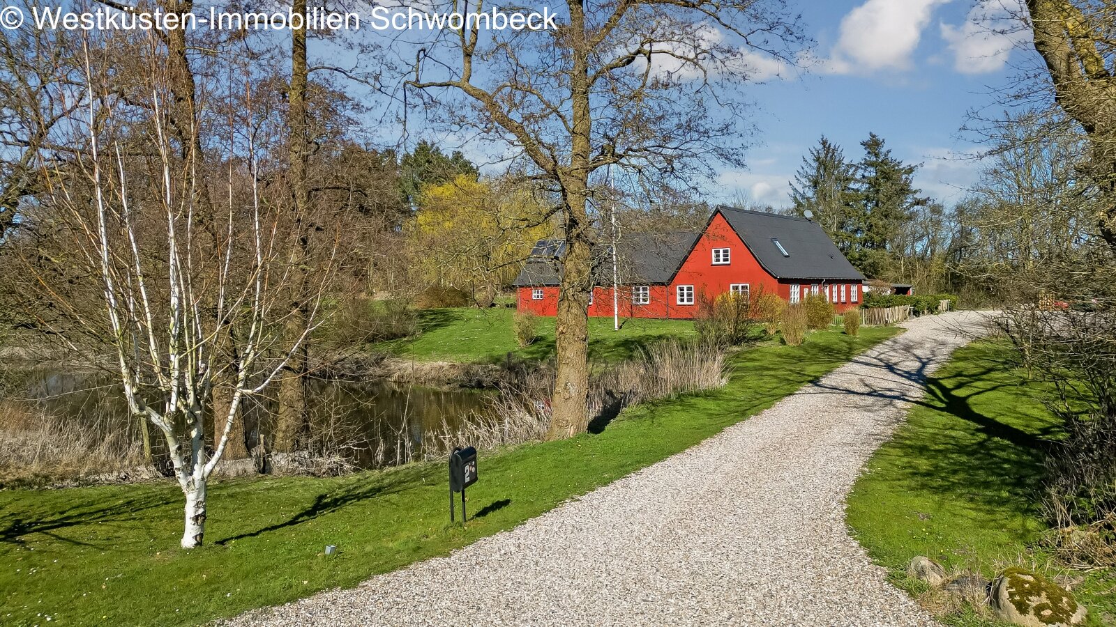 Außenaufnahme Zufahrt