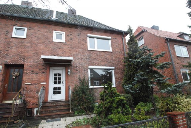 Heide: Schöne Doppelhaushälfte in Zentrumsnähe! 