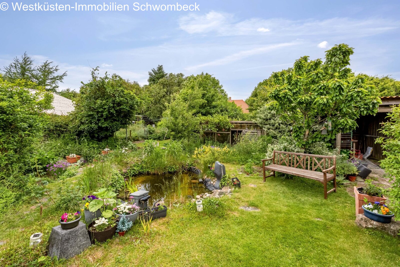Garten mit Teich