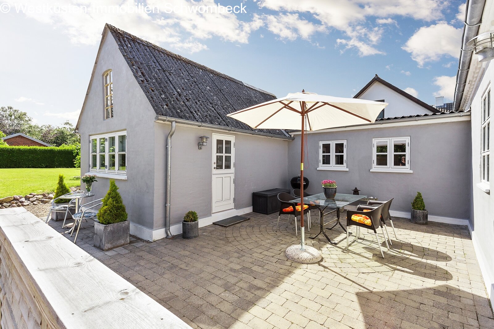Innenhof mit Terrasse