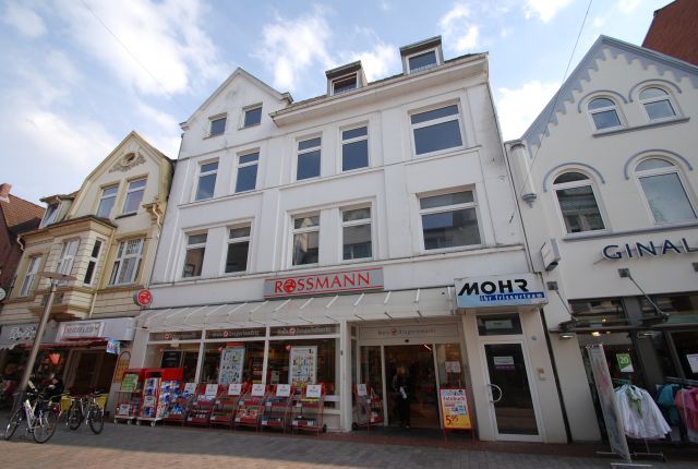 Heide: Für Singles - ruhige 2-Zimmer-Dachgeschoss-Wohnung in der City! 