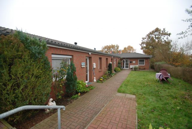 Gokels: Für Pferdeliebhaber, Bungalow-Anlage mit Weideland in ruhiger Lage! 