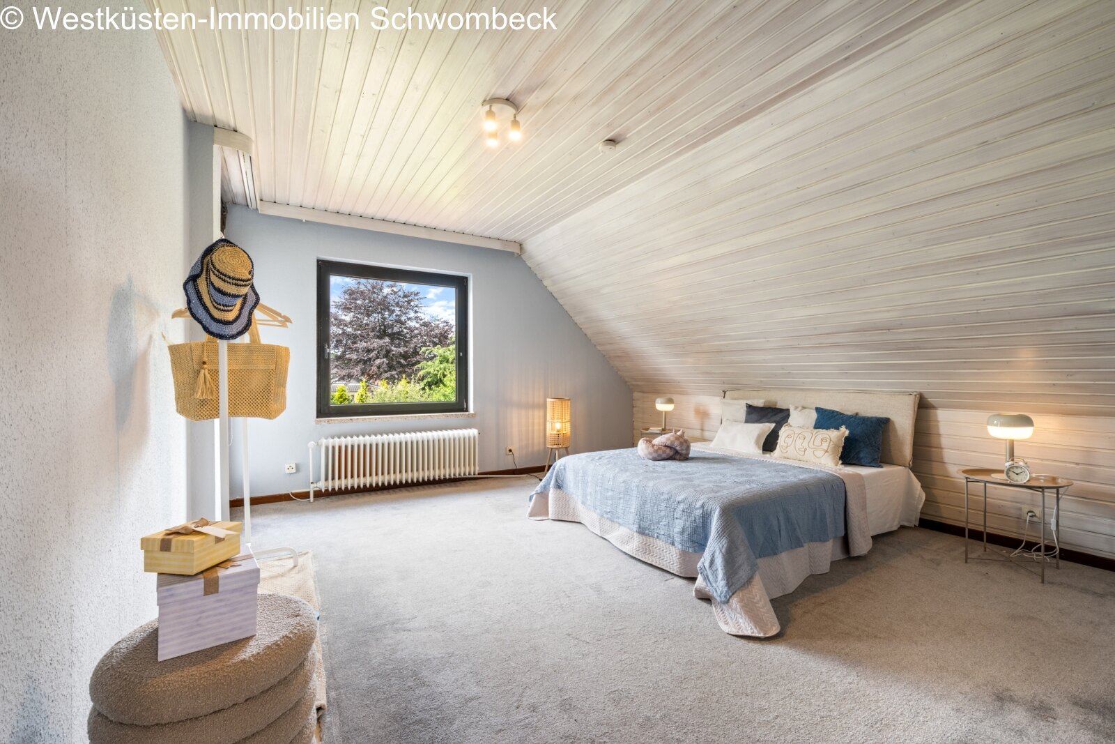 Schlafzimmer DG