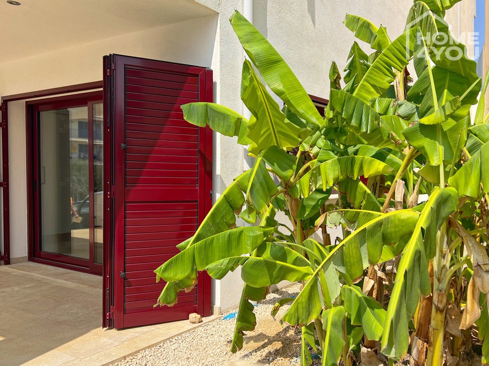 Große Eingangstür 2 Große Eingangstür 2