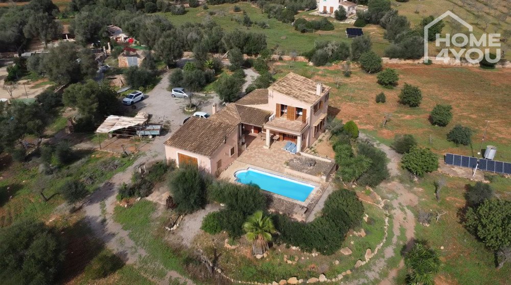 Salines (Ses): Idyllische Finca in Ses Salines: 327 m², 2 SZ, 2 Bäder, Pool, Terrassen, Außenküche, Garage, Solar Salines (Ses): Idyllische Finca in Ses Salines: 327 m², 2 SZ, 2 Bäder, Pool, Terrassen, Außenküche, Garage, Solar