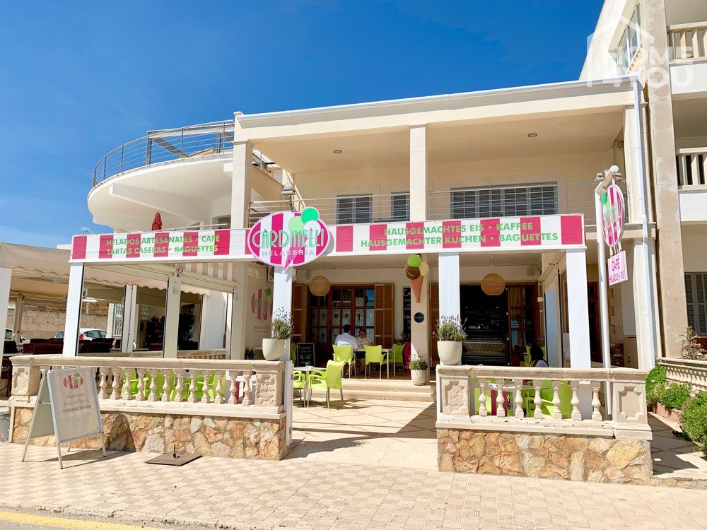 Rapita (Sa): Top Lage 1. Meereslinie: Stark frequentierte Eisdiele, 40 Sonnenplätze, an neuen Pächter abzugeben Rapita (Sa): Top Lage 1. Meereslinie: Stark frequentierte Eisdiele, 40 Sonnenplätze, an neuen Pächter abzugeben