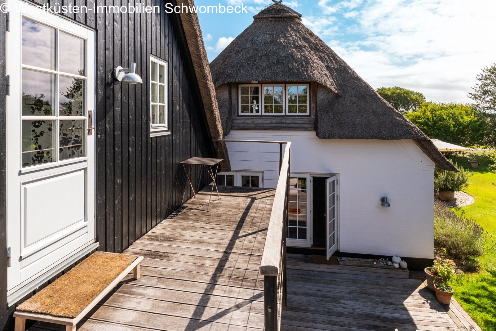 Eingang Nebengebäude Eingang Nebengebäude