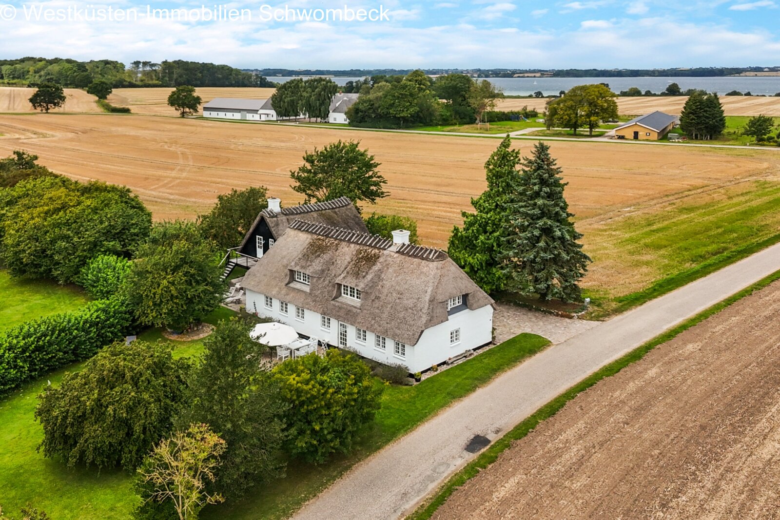 Sønderborg: Wunderschönes Reetanwesen in Meeresnähe, in Dänemark! 