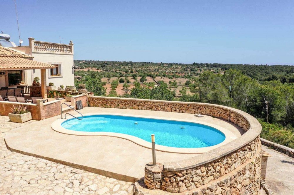 Cala Murada: 176 m² Finca mit Ferienlizenz, Meerblick, Pool & mediterranem Flair – ruhige Lage bei Cala Murada 