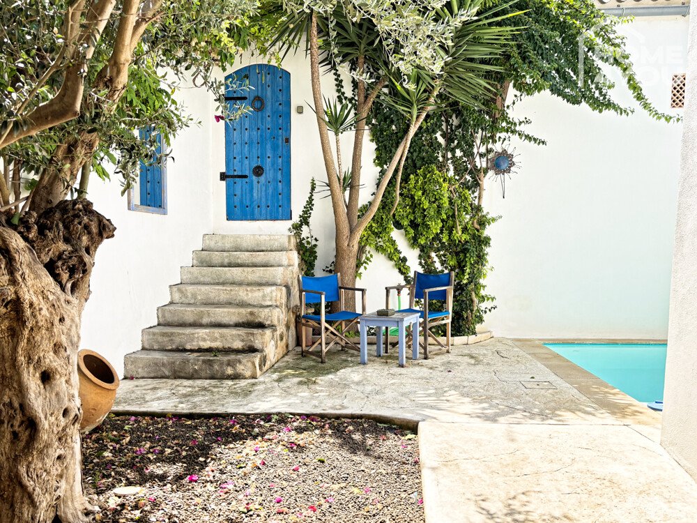 Santa Margalida: Stilvolles Stadthaus mit ETV in Santa Margalida – 180 m², 3 SZ, 2 Bäder, Pool, Patio, Garage, Klima 