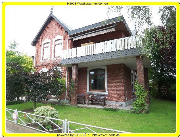 Tellingstedt: Die neu sanierte Altbauwohnung in alter Stadtvilla! 