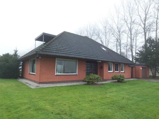 Tiebensee: Walmdachbungalow in ruhiger Alleinlage, nähe Heide! 