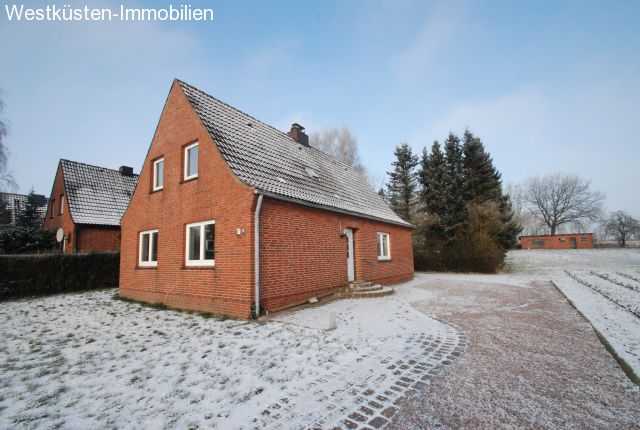 Bunsoh: Das teils sanierte Einfamilienhaus in ruhiger Ortsrandlage nähe Albersdorf! 