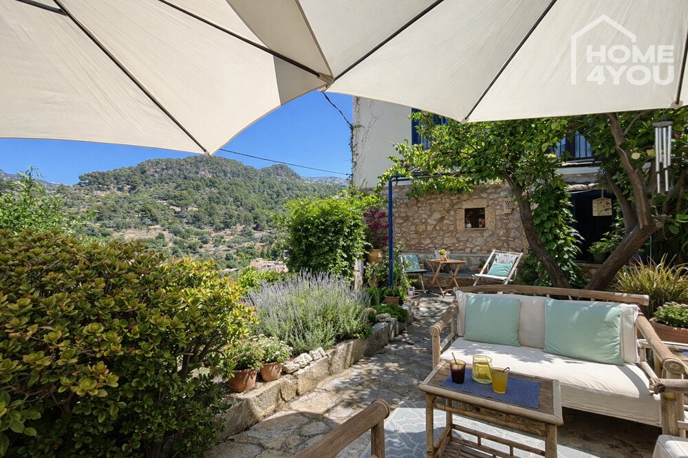 Bunyola: Historisches Steinhaus, 125m², 3 SZ, 2 Bäder, Gäste-Suite, Garten, Zentr-Hzg., Doppelverglas., Kamin 