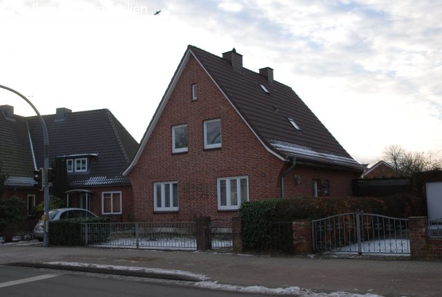 Heide: Die schöne, gepflegte 2,5-Zimmer-Wohnung in zentraler Lage! 