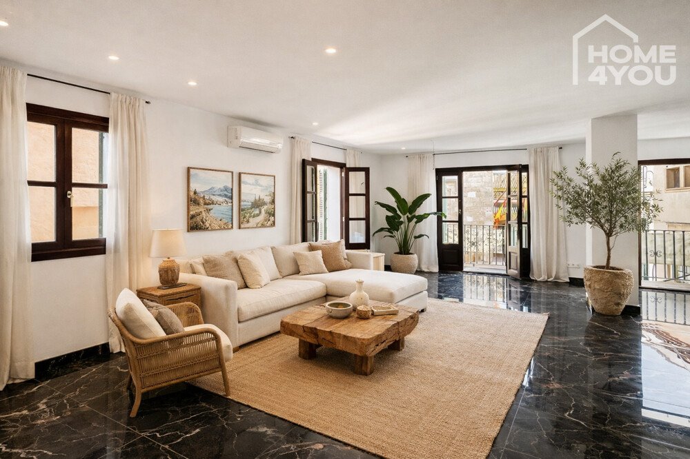 Felanitx: Luxuriöses Apartment mit Dachterrasse & Privataufzug am Rathaus, 135m², 2 SZ, 2 Bäder, Klima, Kamin 