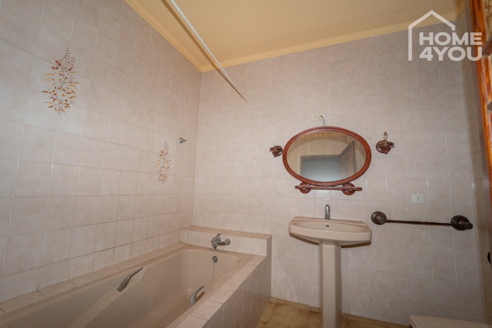 Stadthaus-mit-Projekt-grosse-Grundstück-5