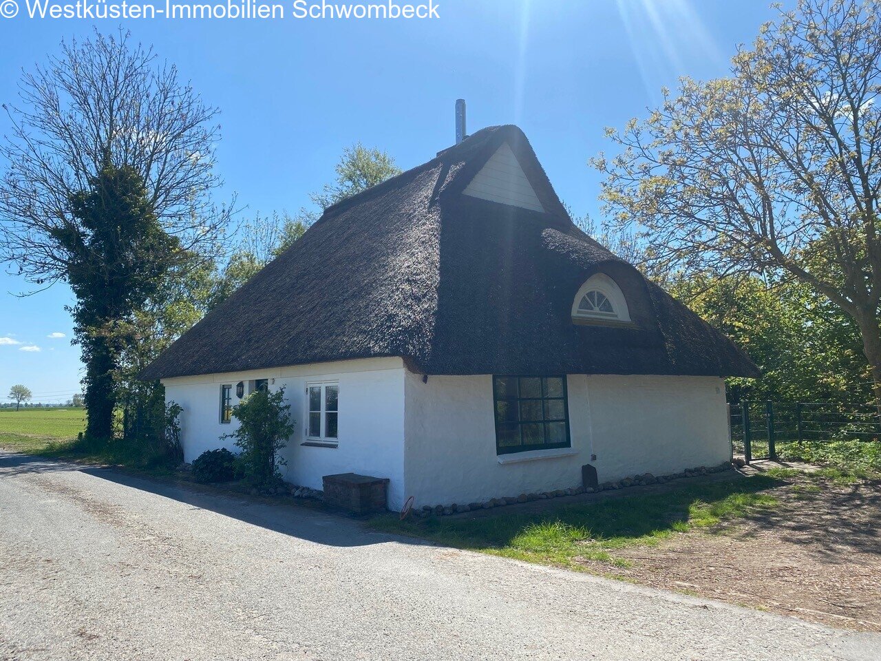 Charaktervolles Reetdachhaus mit klassischer Bauweise Charaktervolles Reetdachhaus mit klassischer Bauweise