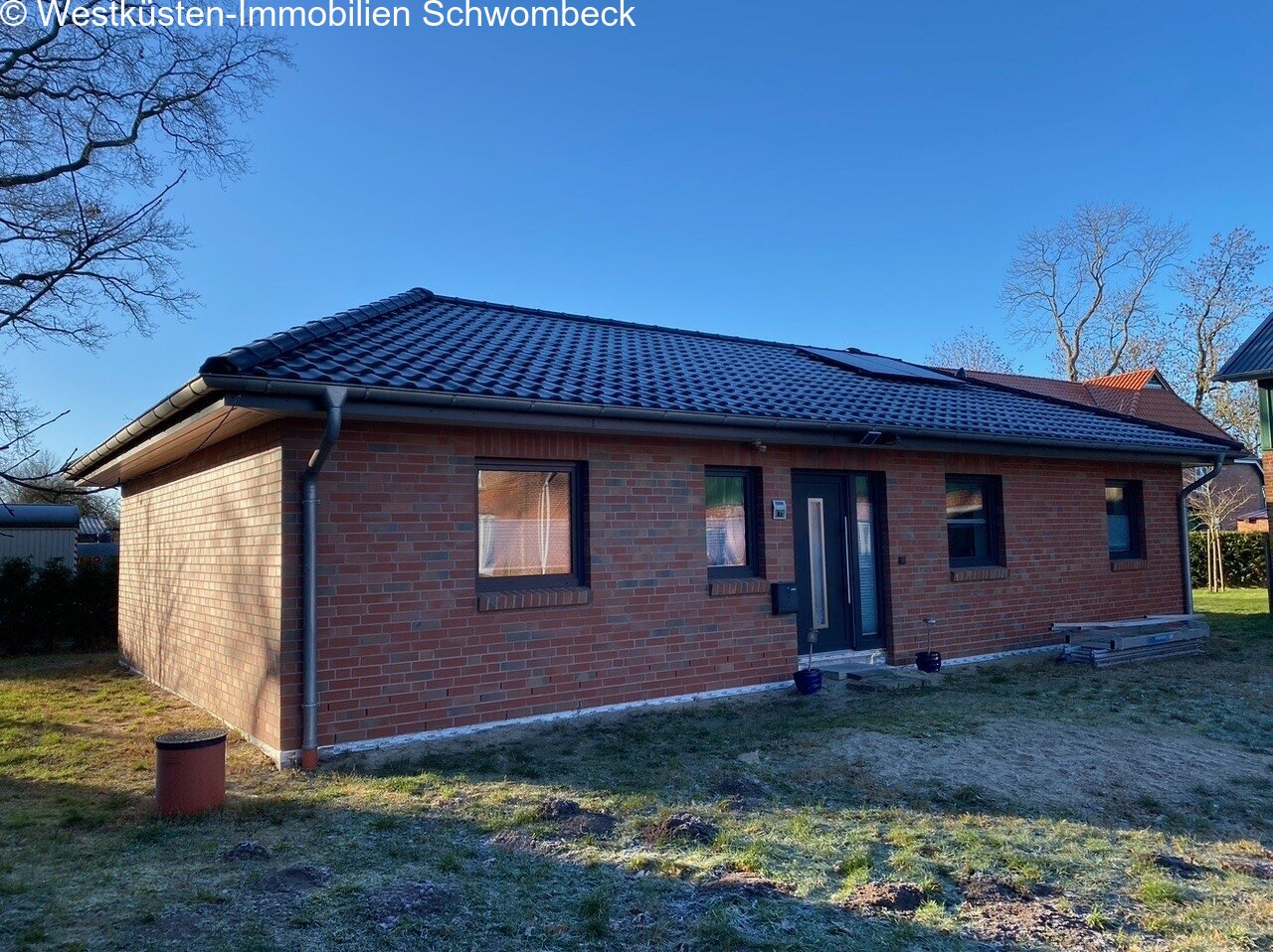 Hohn: Bungalow u. Resthof, auf einem schönen Grundstück in Dorfrandlage! 
