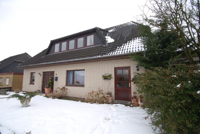 Heide: Sehr schöne, gepflegte 3-Zimmer-Wohnung in ruhiger Lage! 