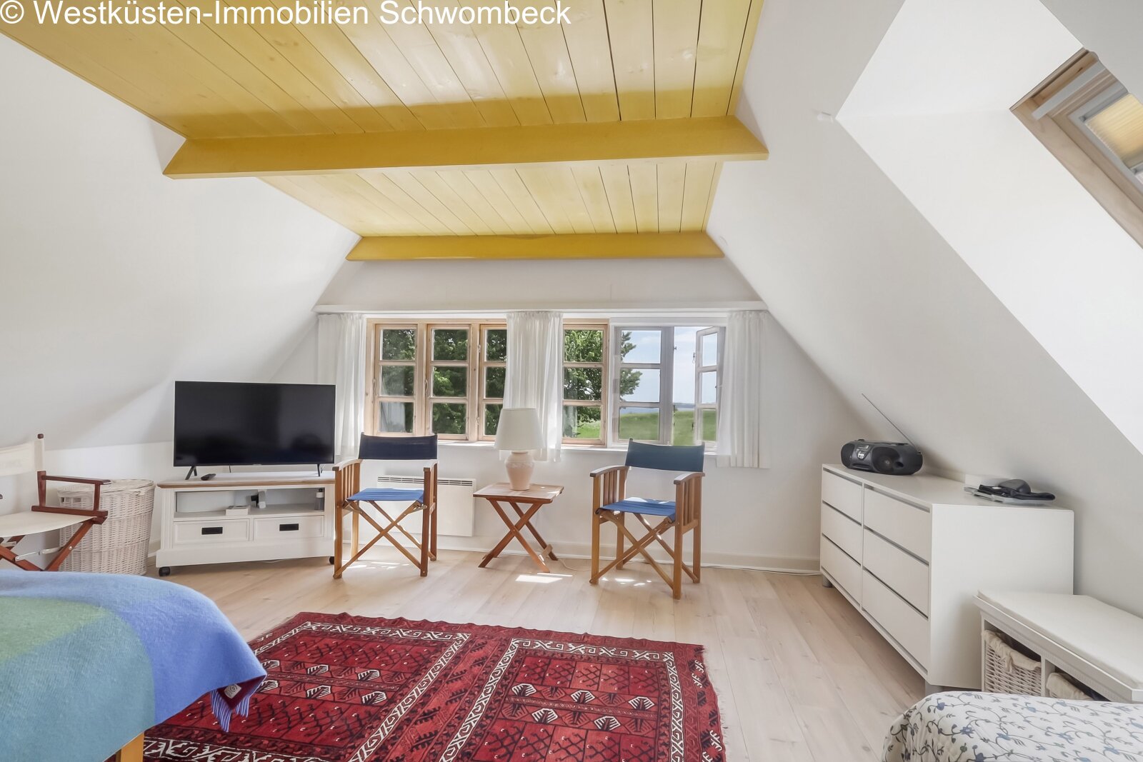 Dachgeschoss-Wohnbereich mit flexibler Raumnutzung Dachgeschoss-Wohnbereich mit flexibler Raumnutzung