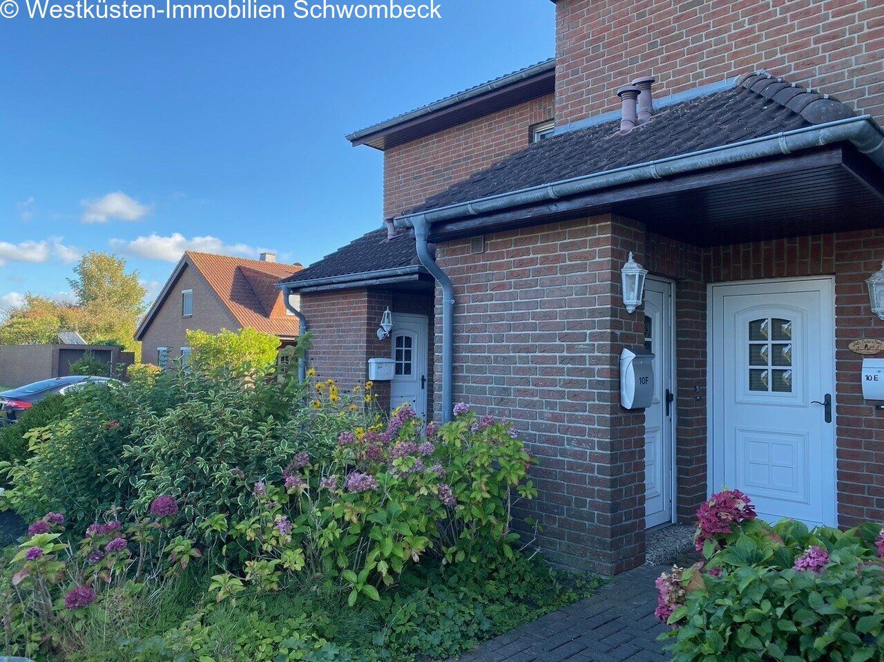 Gepflegter Hauseingang in solider Ziegelbauweise Gepflegter Hauseingang in solider Ziegelbauweise