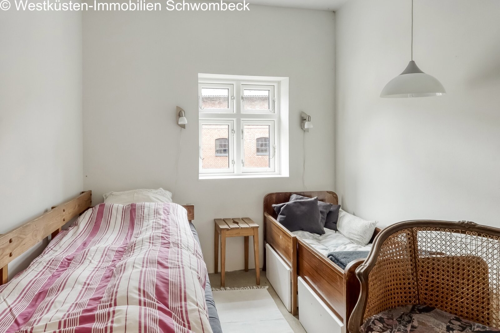 Helles Schlafzimmer mit flexibler Raumnutzung und natürlicher Belichtung Helles Schlafzimmer mit flexibler Raumnutzung und natürlicher Belichtung