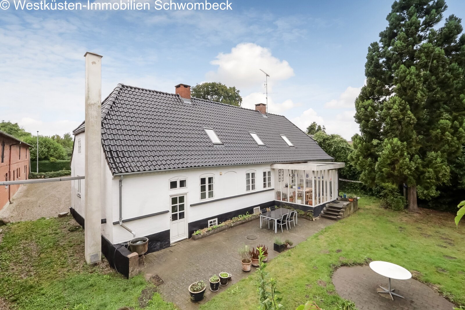 Wohnhaus mit Wintergarten-Anbau Wohnhaus mit Wintergarten-Anbau