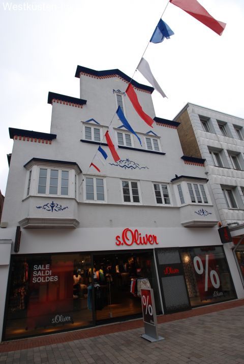 Heide: Erstbezug nach Sanierung - WG-Zimmer  im Herzen der City! 