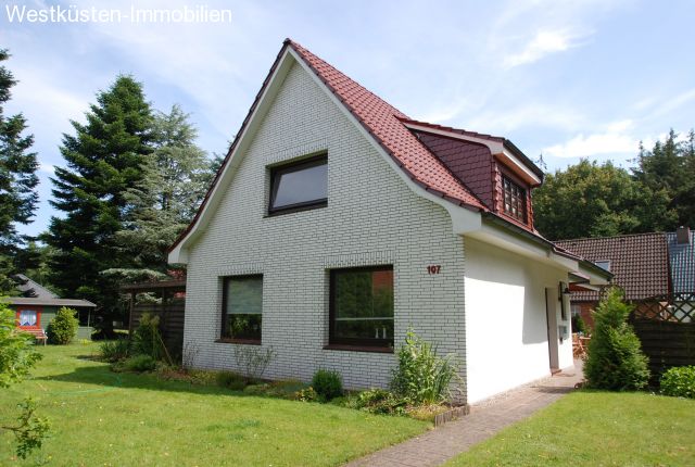 Weddingstedt: Für Singles oder Paare - das sanierte und renovierte Einfamilienhaus in ruhiger Ortsrandlage! 