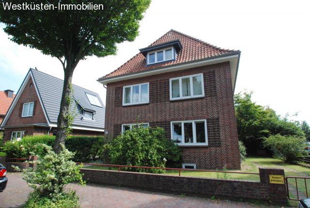 Heide: Erstbezug nach Sanierung - die elegante 2-Zimmer-DG-Wohnung nähe Zentrum! 