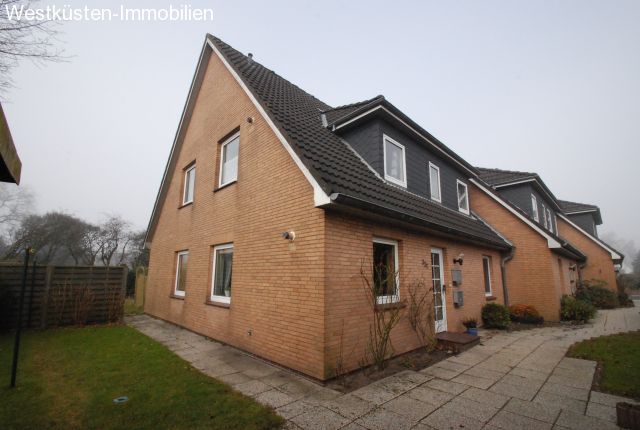 Heide: Die sonnige 2,5-Zimmer-Wohnung in ruhiger zentraler Lage! 